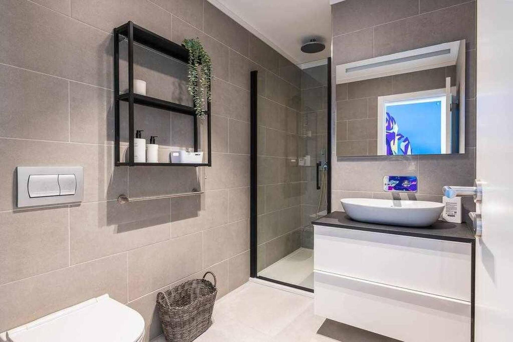 Central Town 2-Bedroom Apartment อัลบูเฟรา ภายนอก รูปภาพ