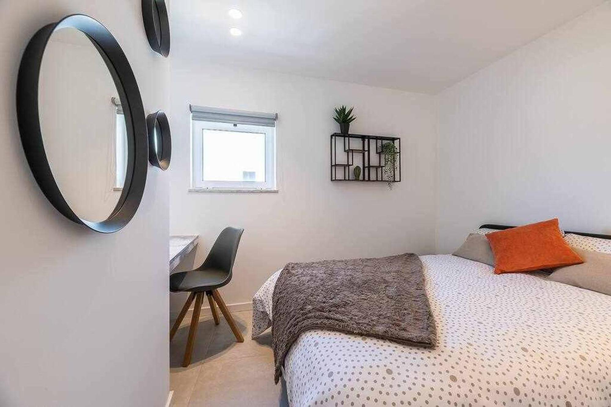 Central Town 2-Bedroom Apartment อัลบูเฟรา ภายนอก รูปภาพ