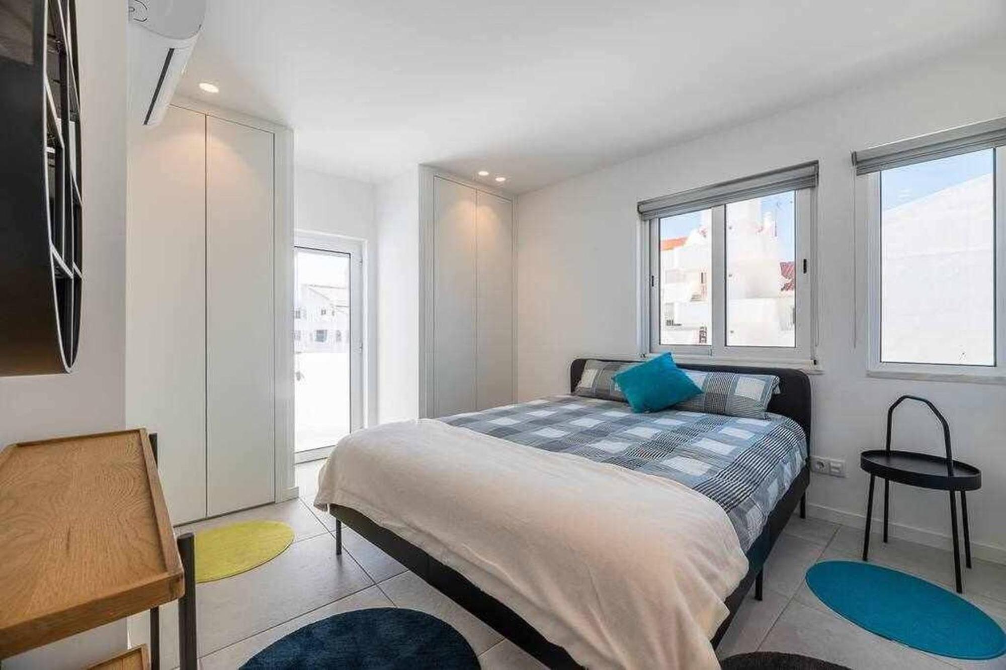 Central Town 2-Bedroom Apartment อัลบูเฟรา ภายนอก รูปภาพ