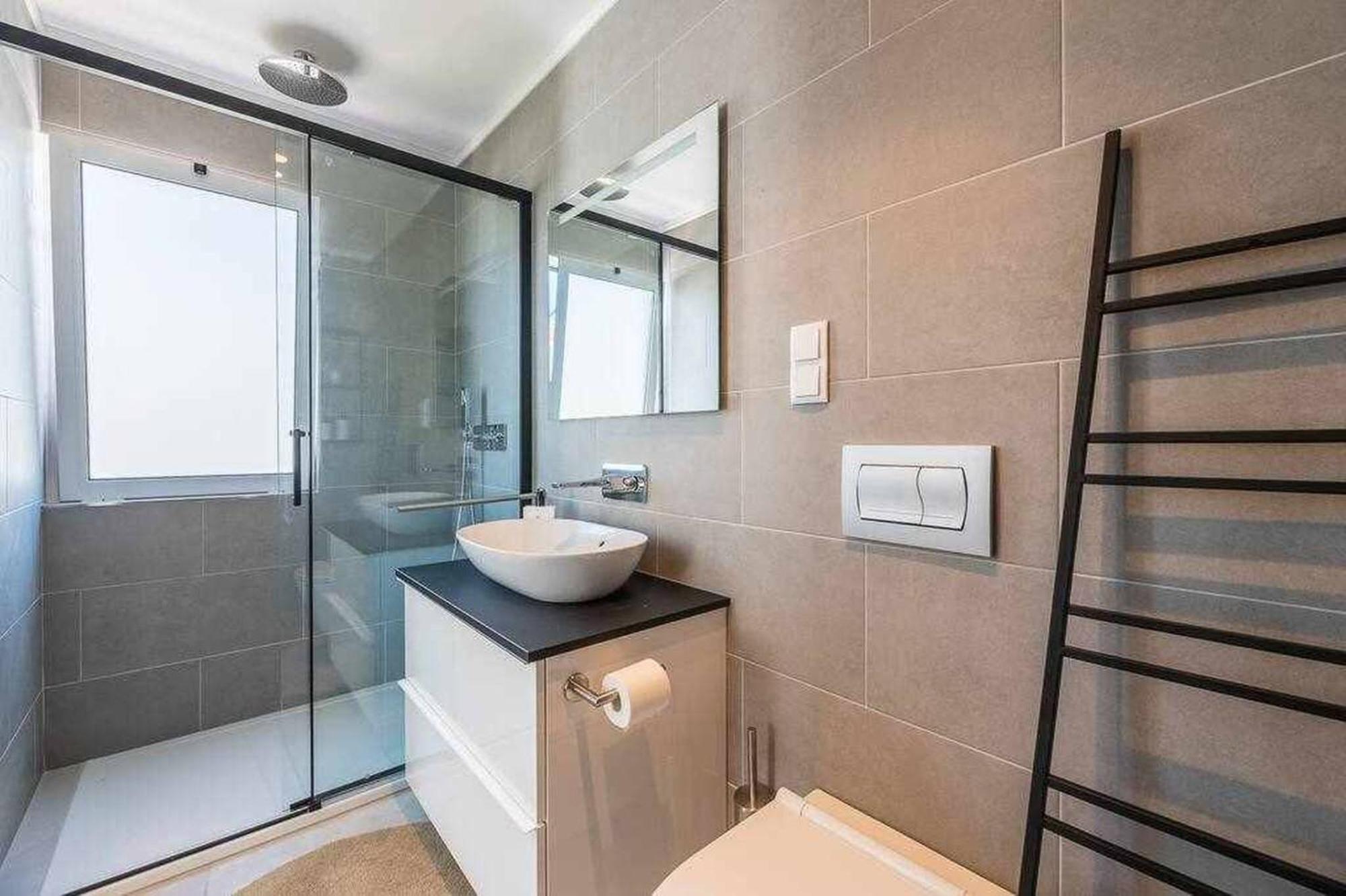 Central Town 2-Bedroom Apartment อัลบูเฟรา ภายนอก รูปภาพ
