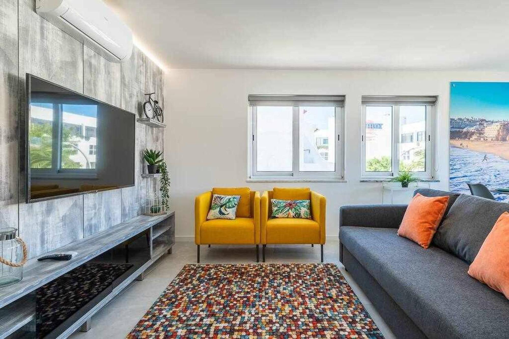 Central Town 2-Bedroom Apartment อัลบูเฟรา ภายนอก รูปภาพ